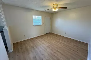930 S 15th St, Copperas Cove, TX 76522 - Photo 4