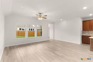 1862 Pining St, New Braunfels, TX 78132 - Photo 6