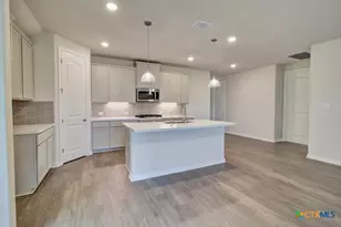 927 Creek Bed Dr, New Braunfels, TX 78130 - Photo 4