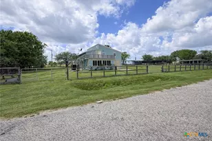488 Alamo Beach Ave, Port Lavaca, TX 77979 - Photo 2