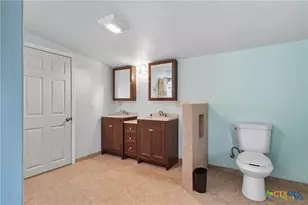 488 Alamo Beach Ave, Port Lavaca, TX 77979 - Photo 20
