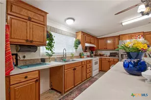 10473 Co Rd 15, Hallettsville, TX 77964 - Photo 8