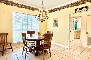 415 S Trinity St, Edna, TX 77957 - Photo 20