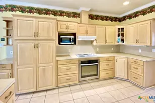 415 S Trinity St, Edna, TX 77957 - Photo 14