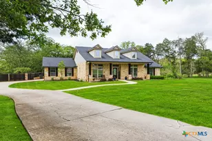 142 Carriage Ct, Bastrop, TX 78602 - Photo 4