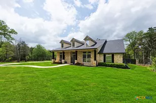 142 Carriage Ct, Bastrop, TX 78602 - Photo 4