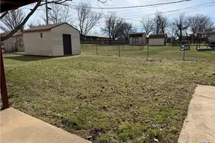 801 Meadowlark St, Hamilton, TX 76531 - Photo 30