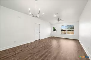 622 Campus St, Troy, TX 76579 - Photo 10