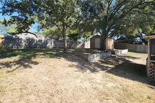 204 Cherokee Ln, Victoria, TX 77901 - Photo 14
