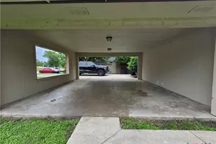 2024 S 15th St, Temple, TX 76504 - Photo 4