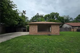 2024 S 15th St, Temple, TX 76504 - Photo 2