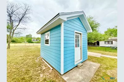 607 S East Street, Edna, TX 77957 - Photo 32