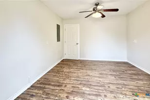 607 S East St, Edna, TX 77957 - Photo 24