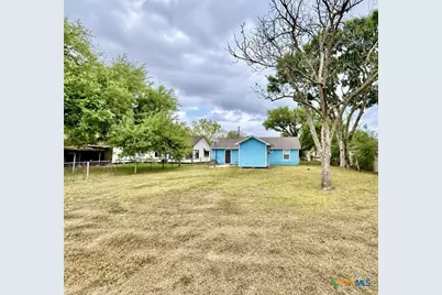 607 S East Street, Edna, TX 77957 - Photo 34