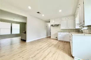 607 S East St, Edna, TX 77957 - Photo 14