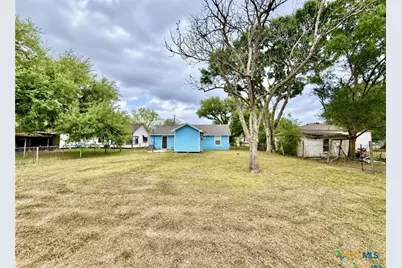 607 S East Street, Edna, TX 77957 - Photo 30