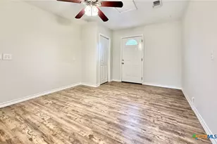 607 S East St, Edna, TX 77957 - Photo 26