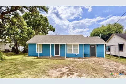 607 S East Street, Edna, TX 77957 - Photo 1