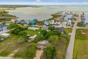 205 E Bay Ave, Seadrift, TX 77983 - Photo 10