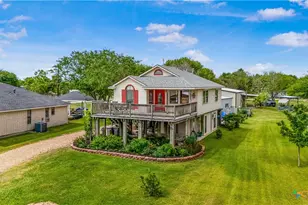 205 E Bay Ave, Seadrift, TX 77983 - Photo 2