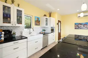 667 Rock Castle, Canyon Lake, TX 78133 - Photo 4