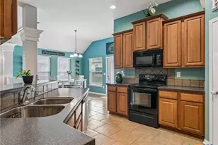 224 Fritz Way, Cibolo, TX 78108 - Photo 14