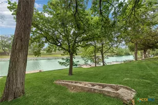 360 Shangrila Ln, New Braunfels, TX 78130 - Photo 10