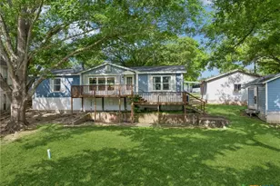 360 Shangrila Ln, New Braunfels, TX 78130 - Photo 10
