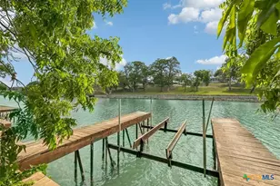 360 Shangrila Ln, New Braunfels, TX 78130 - Photo 4