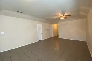 239 Rosalie Dr, New Braunfels, TX 78130 - Photo 4