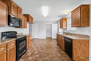 2704 Tarrant County Dr, Killeen, TX 76549 - Photo 8