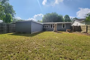 554 Lee St, New Braunfels, TX 78130 - Photo 18