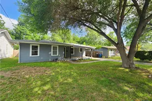 554 Lee St, New Braunfels, TX 78130 - Photo 2