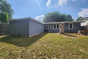 554 Lee St, New Braunfels, TX 78130 - Photo 16