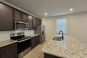 2565 Hiddenbrooke Trace, Seguin, TX 78155 - Photo 6