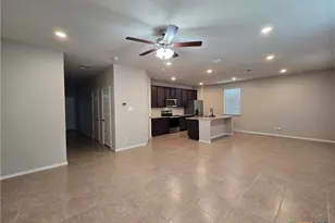 2565 Hiddenbrooke Trace, Seguin, TX 78155 - Photo 10