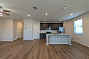 2565 Hiddenbrooke Trace, Seguin, TX 78155 - Photo 4