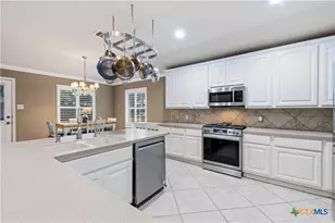 213 Bending Oak, New Braunfels, TX 78132 - Photo 8