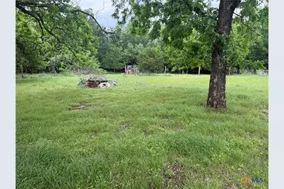 805 W Avenue C, Lampasas, TX 76550 - Photo 6