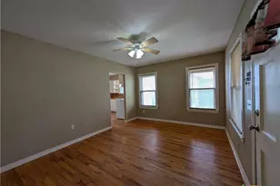 1185 W Mill St, New Braunfels, TX 78130 - Photo 10