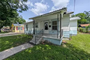 1185 W Mill St, New Braunfels, TX 78130 - Photo 1