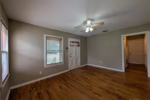 1185 W Mill St, New Braunfels, TX 78130 - Photo 6