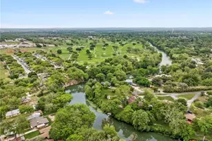 900 Boenig St, Seguin, TX 78155 - Photo 6