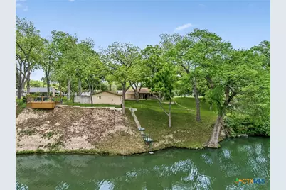 900 Boenig Street, Seguin, TX 78155 - Photo 2