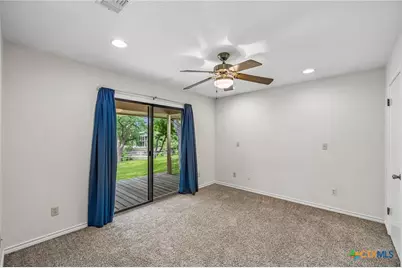 900 Boenig Street, Seguin, TX 78155 - Photo 16