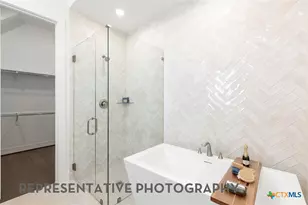 2585 High Ground, San Antonio, TX 78245 - Photo 18