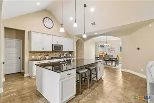 527 Pecan Forest, New Braunfels, TX 78130 - Photo 8