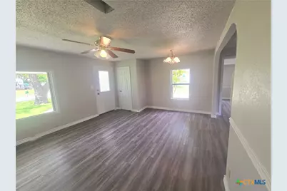 101 E Halstead Avenue, Copperas Cove, TX 76522 - Photo 4