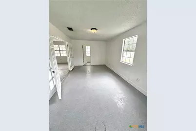 408 N Spring Street, Lampasas, TX 76550 - Photo 14