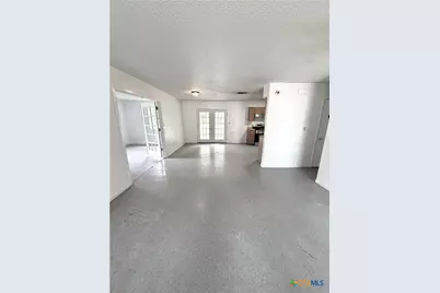 408 N Spring Street, Lampasas, TX 76550 - Photo 6